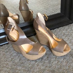 Jessica Simpson 5M leather wedge sandal